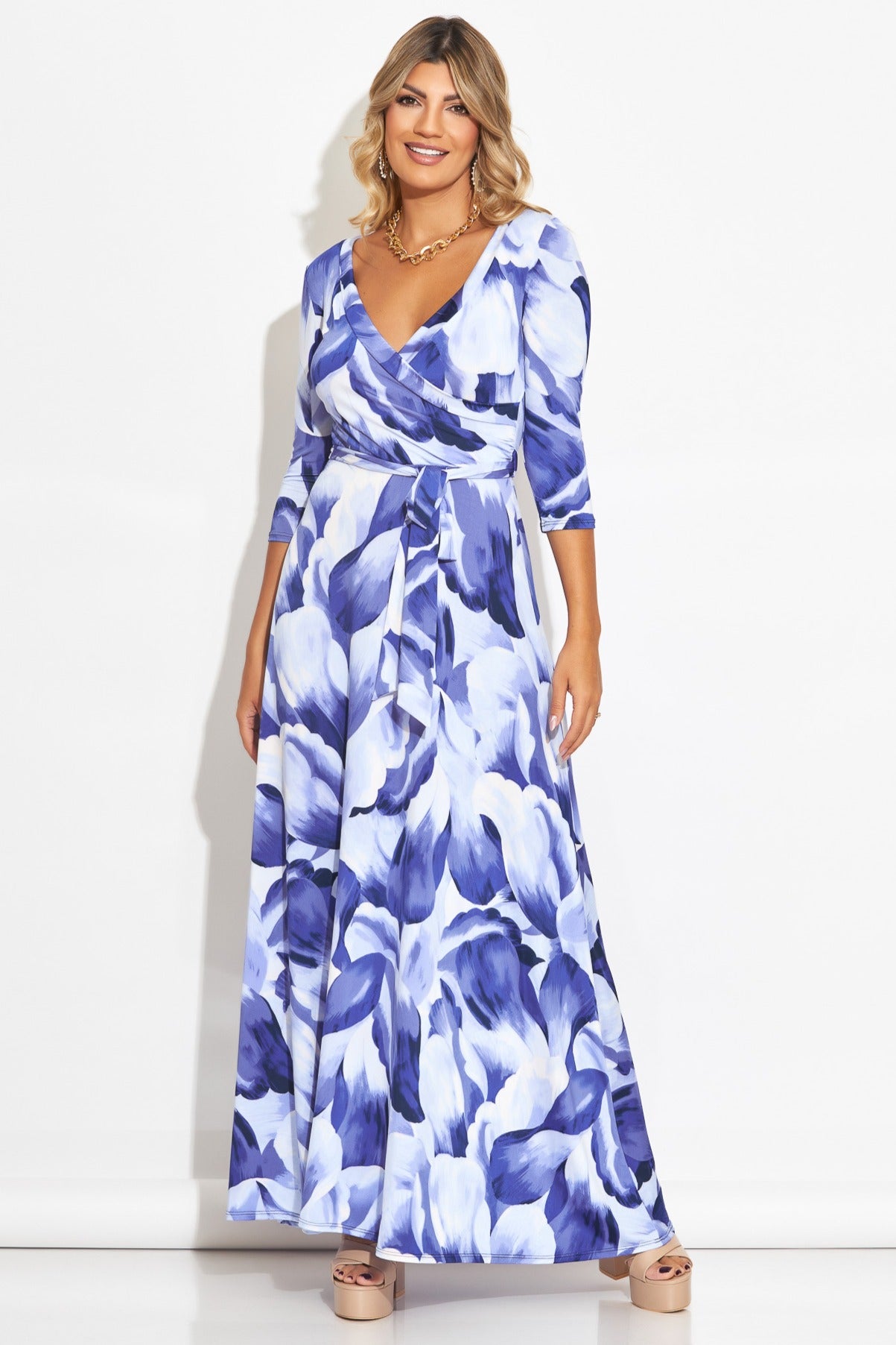 Maxi vestido estampado azul con blanco