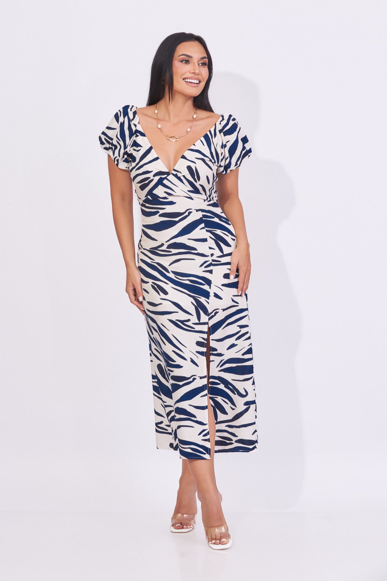 Vestido estampado con abertura a un lado