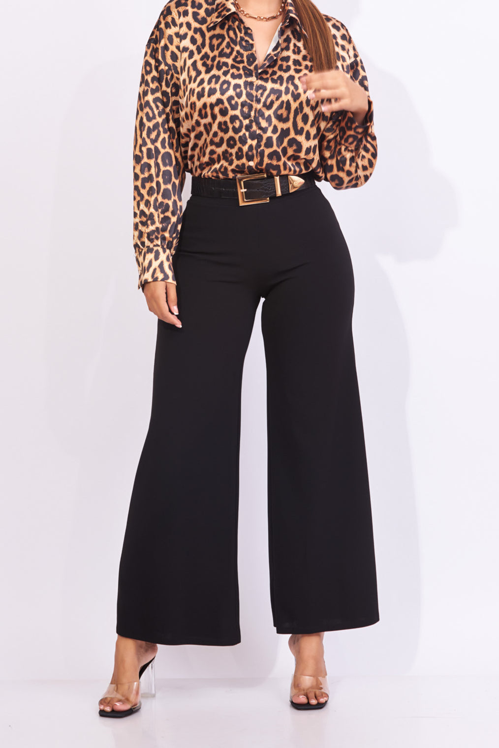 Pantalón negro tipo palazo