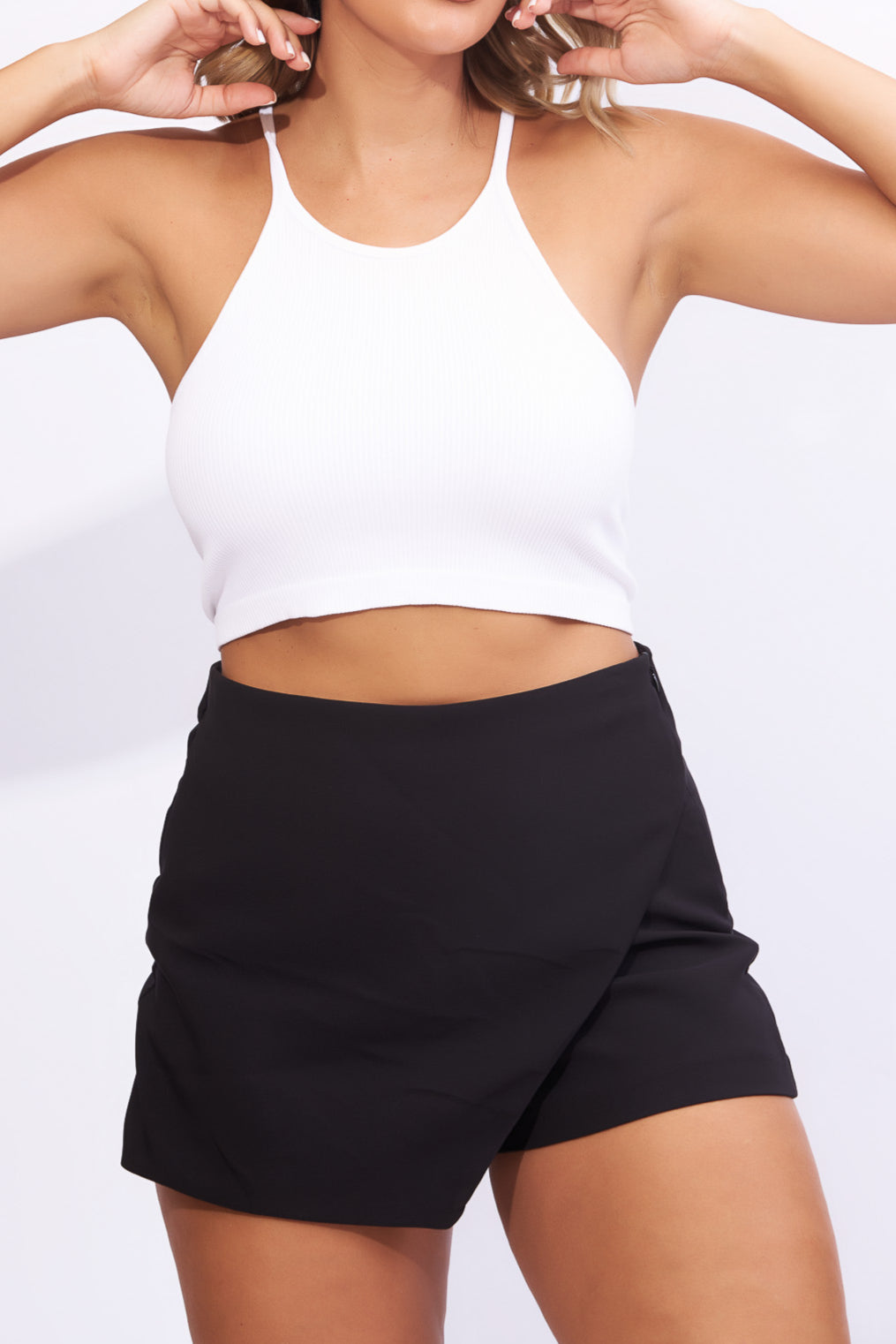 Skort negro en tela stretch