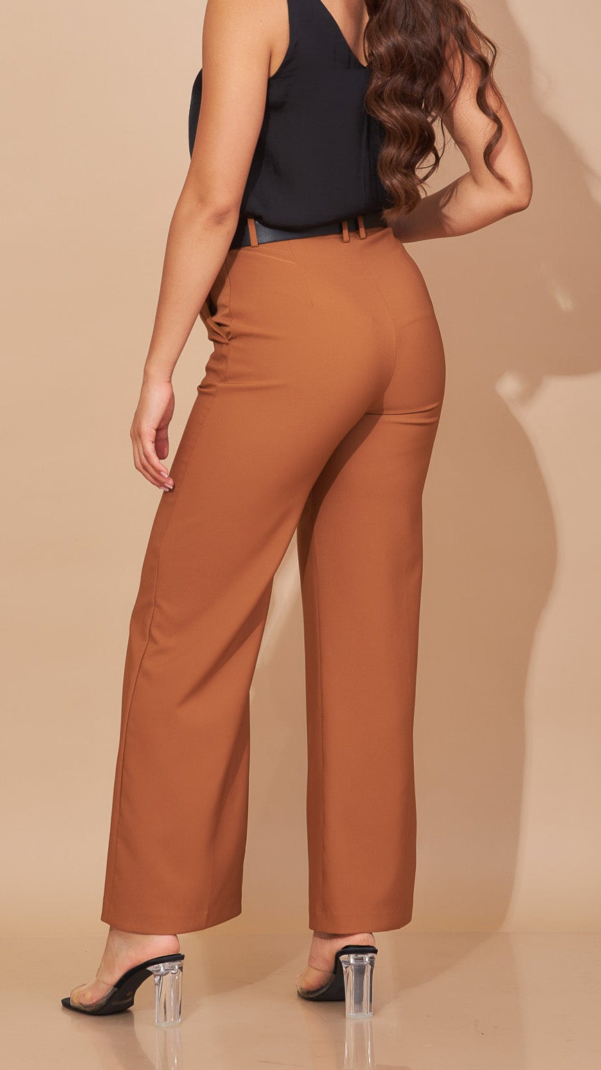 Pantalón color kaki