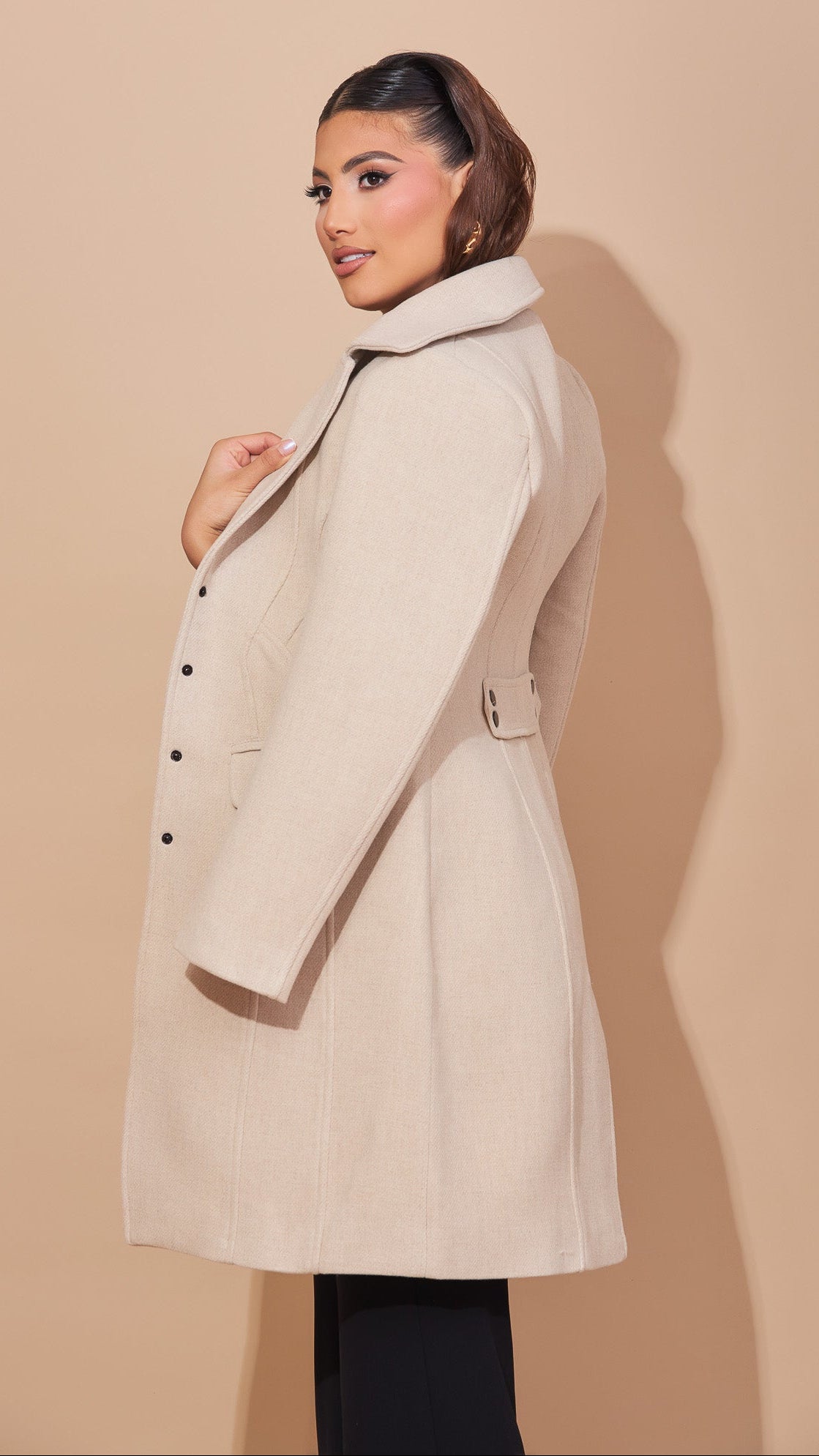 Gabardina color crema