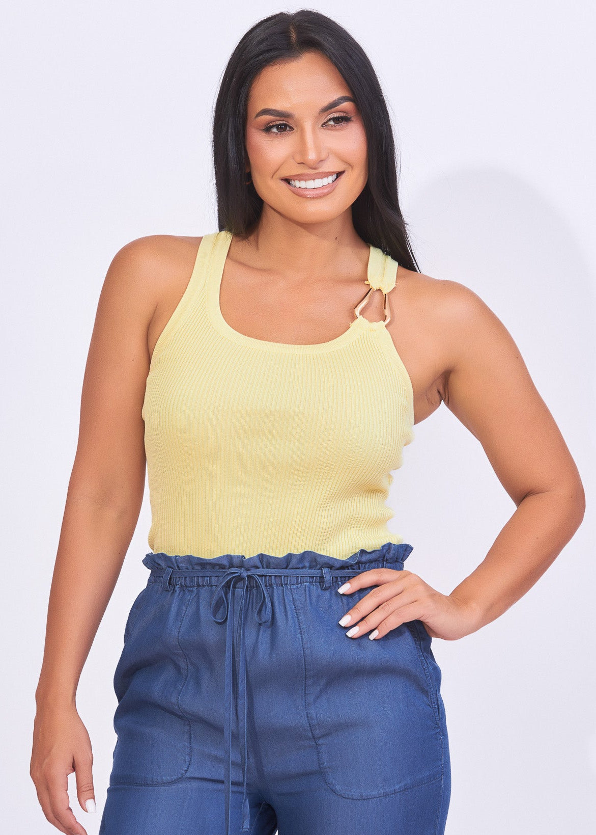 Blusa amarillo claro con argolla