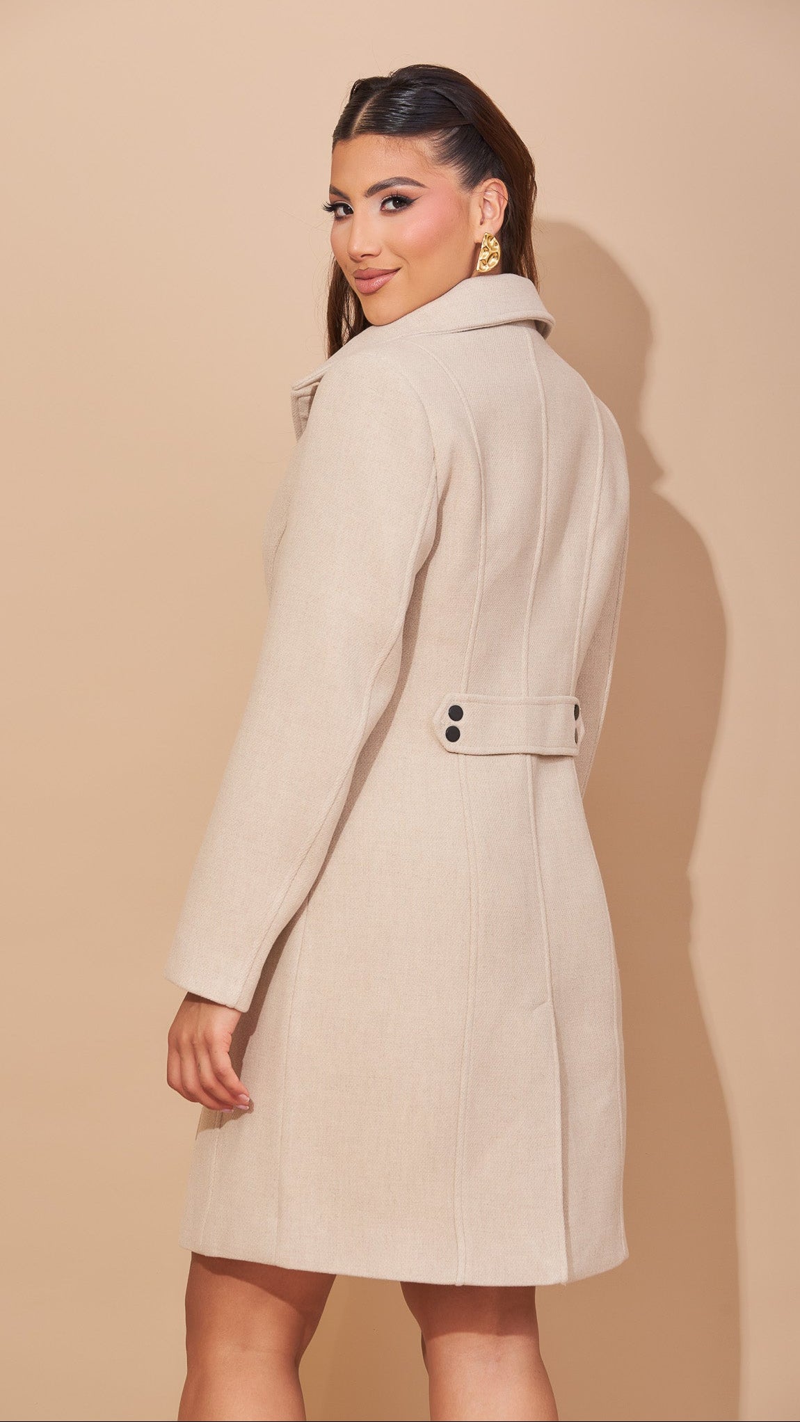 Gabardina color crema