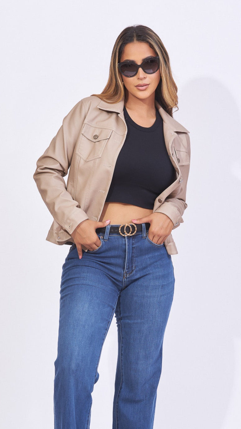 Jacket imitación cuero color  crema