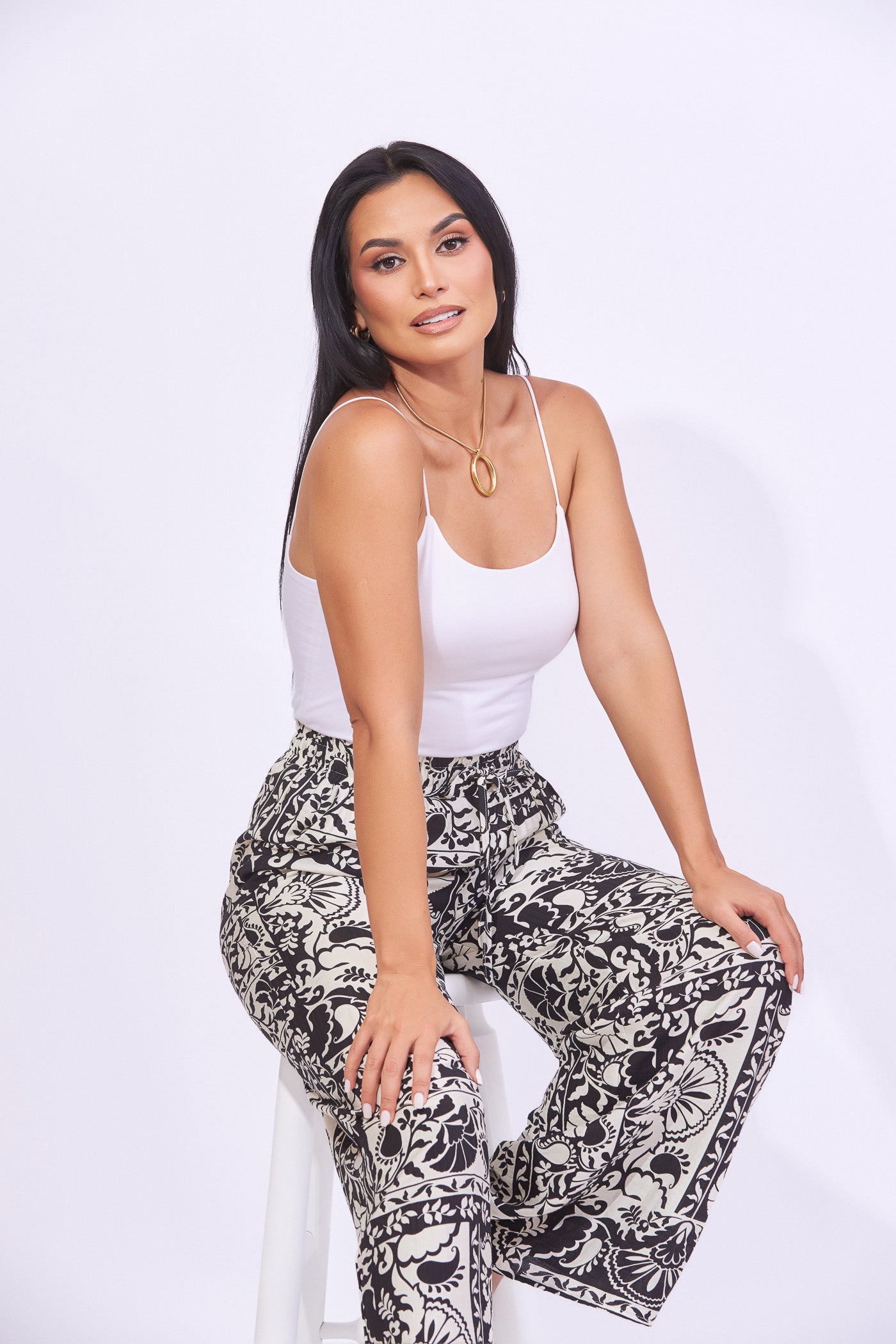 Blusa básica blanca en tirantes
