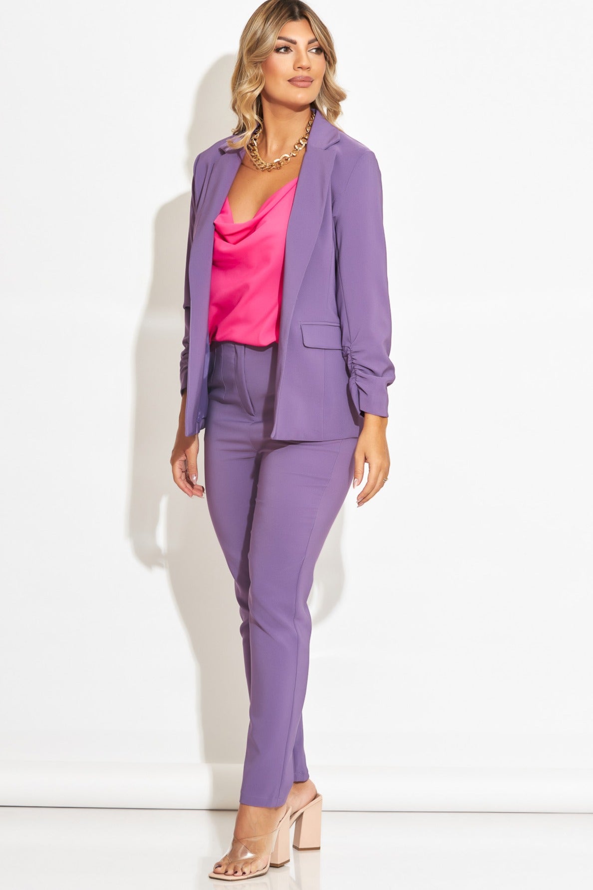Pantalón stretch en tono morado
