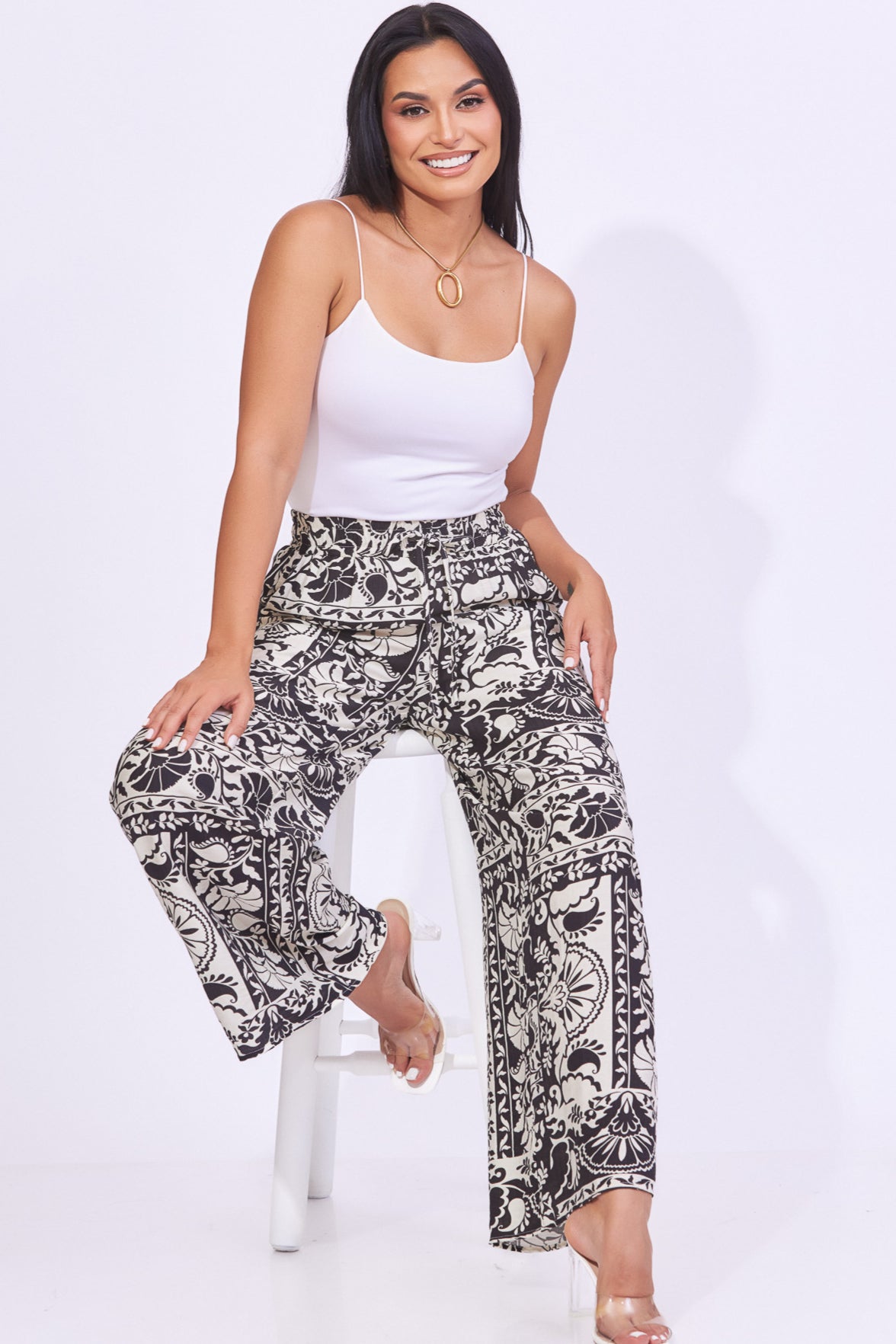 Pantalón flojo estampado con negro