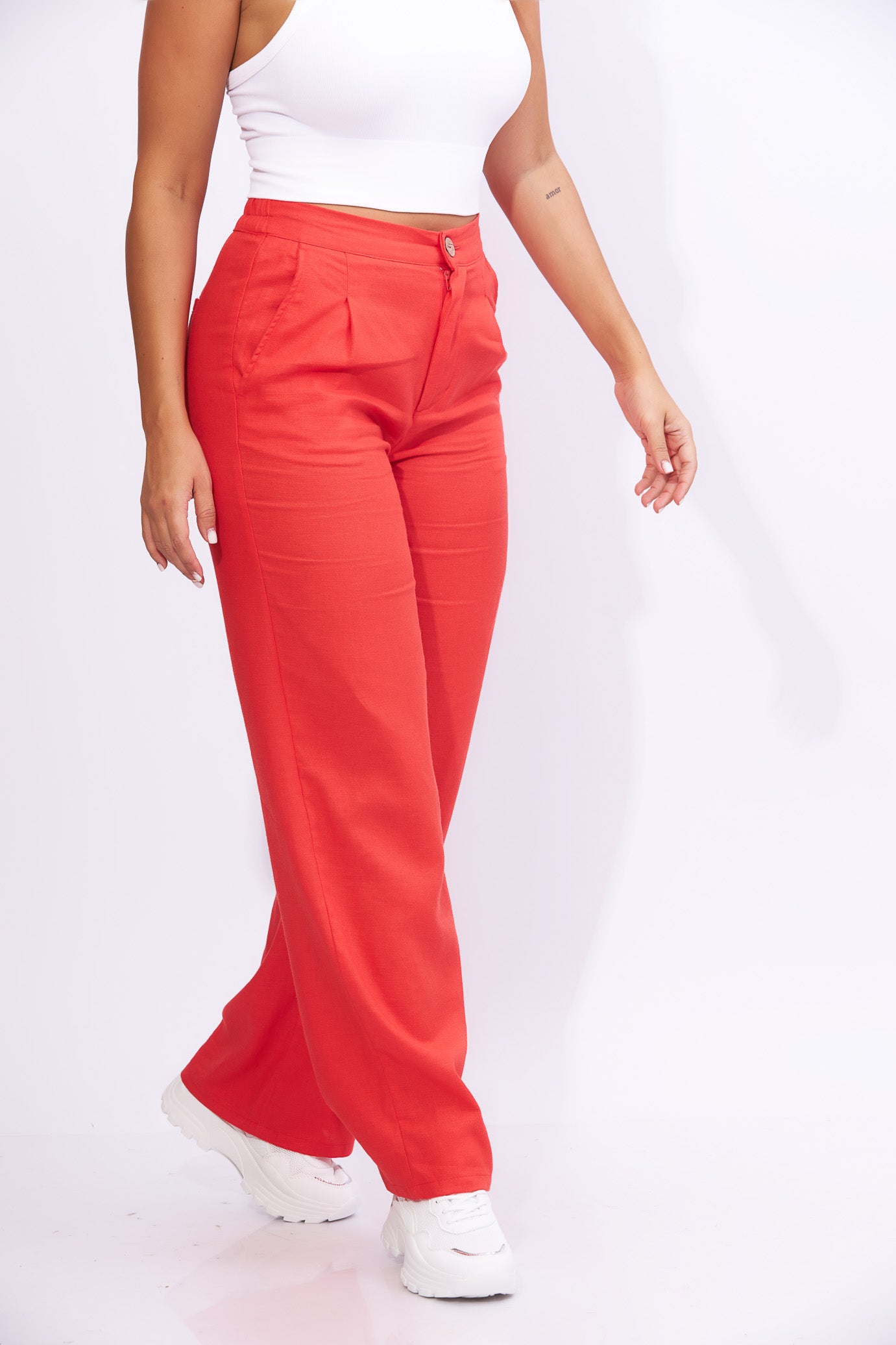 Pantalón naranja en corte recto