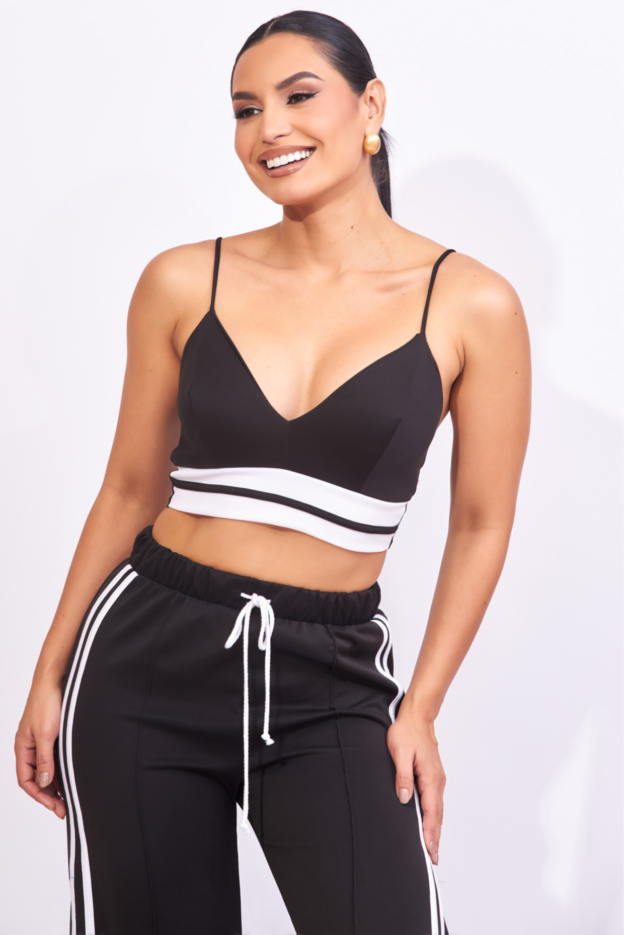 Set deportivo negro en tela stretch