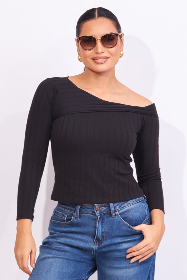 Blusa negra one shoulder