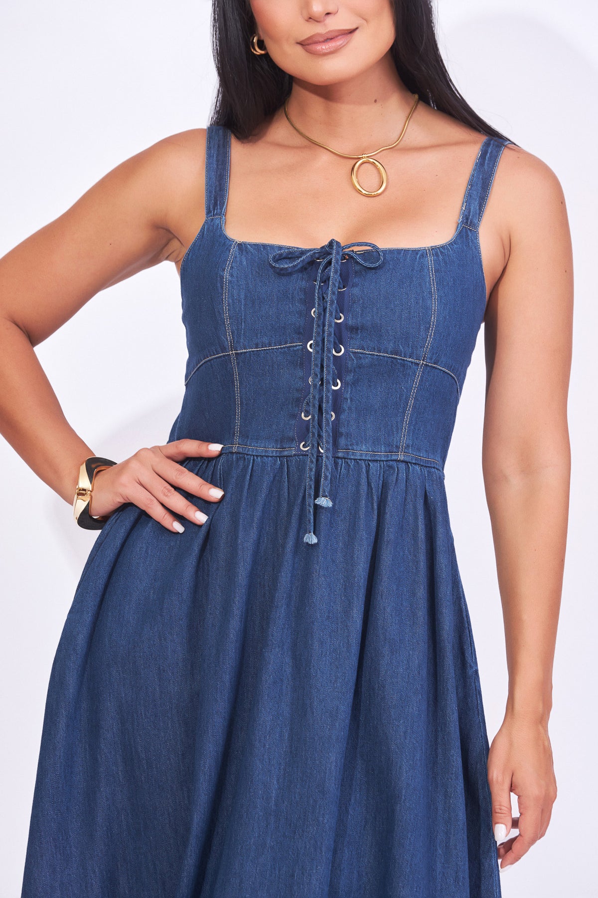 Vestido mezclilla tirantes con ajuste al frente