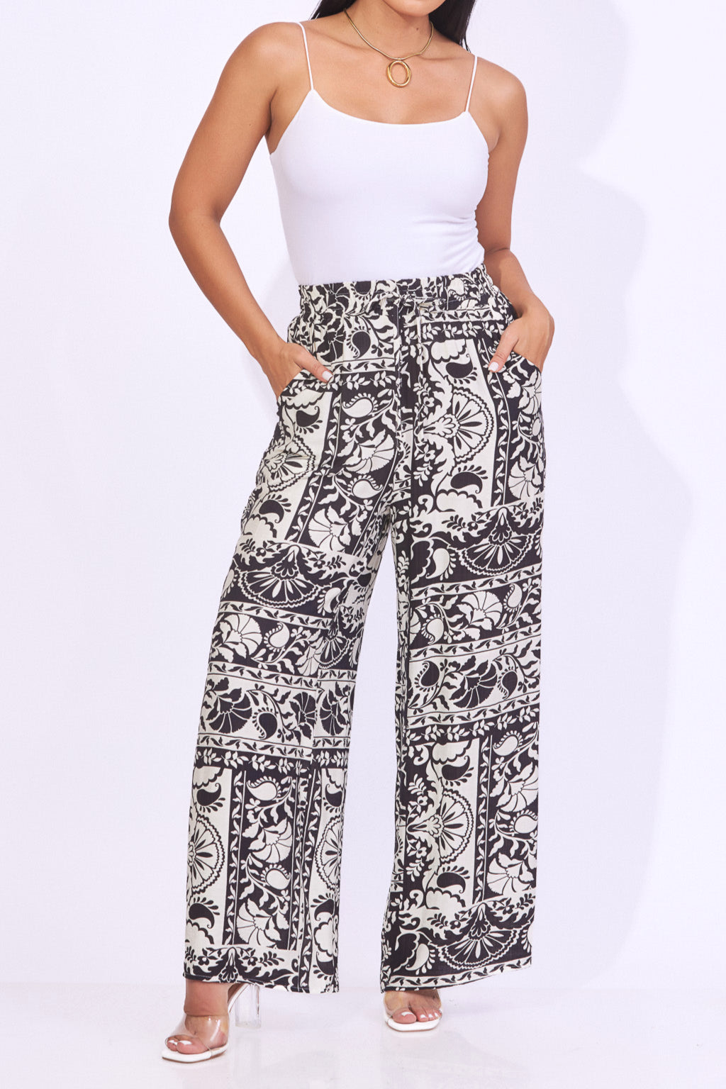 Pantalón flojo estampado con negro