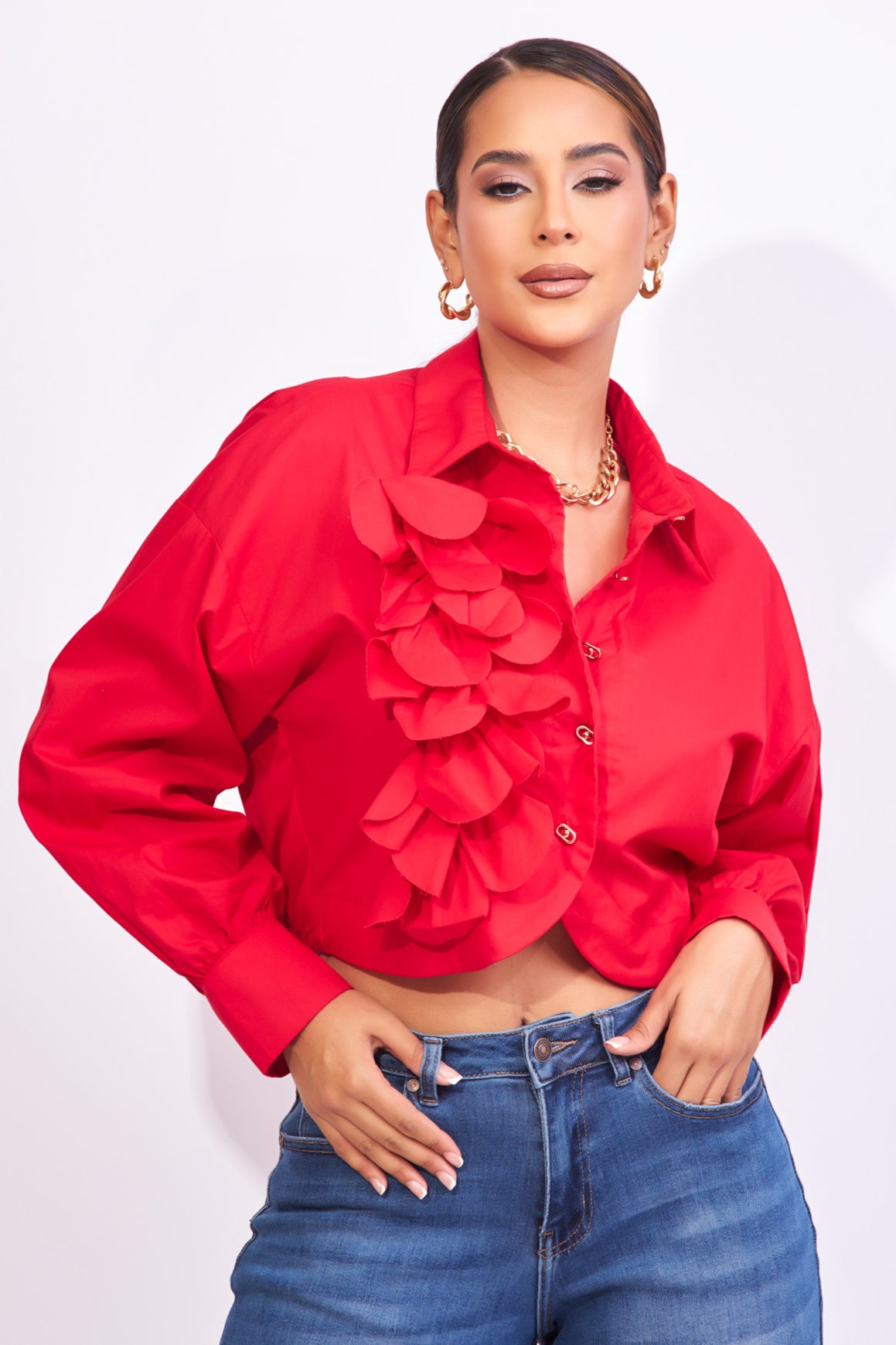 Blusa roja camisera con detalles al frente