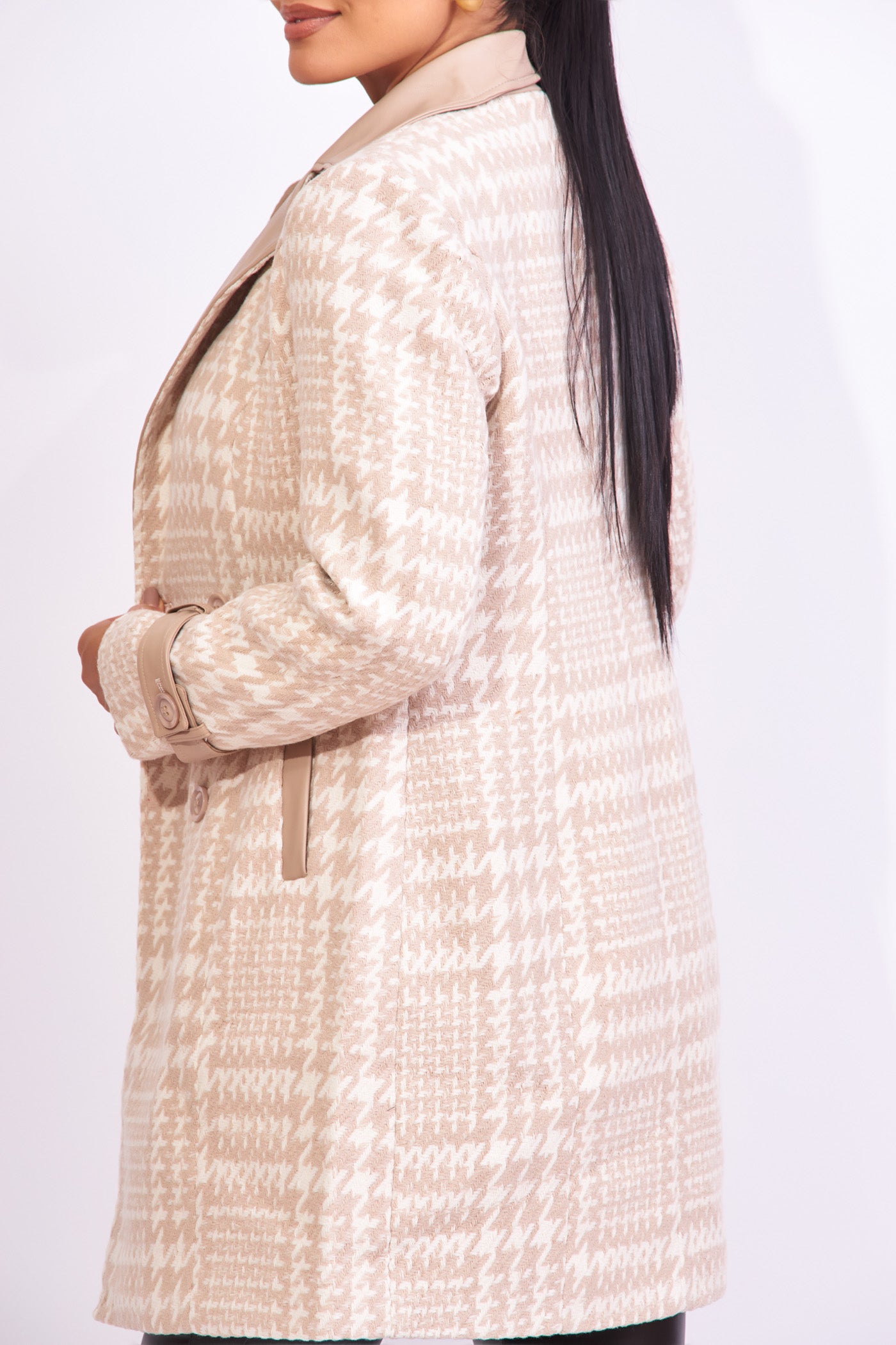 Gabardina cuadros color crema con beige