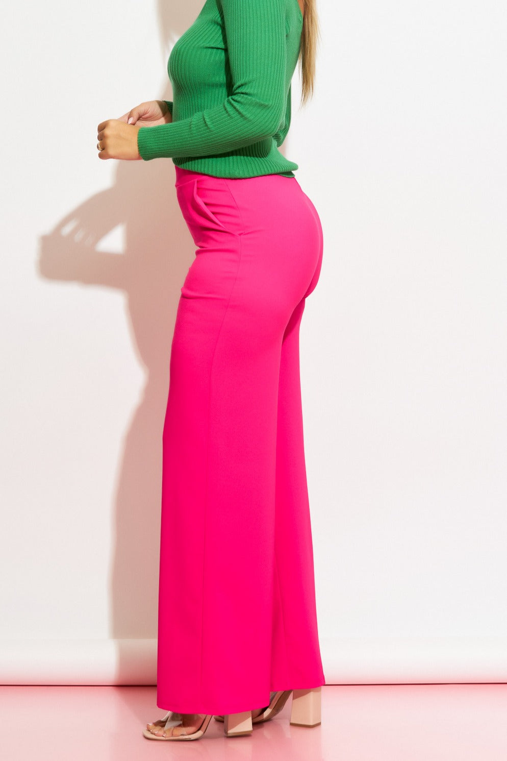 Pantalón fucsia con elástico en la cintura