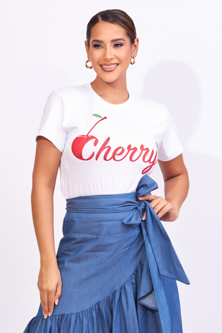Camiseta blanca con estampado cherry