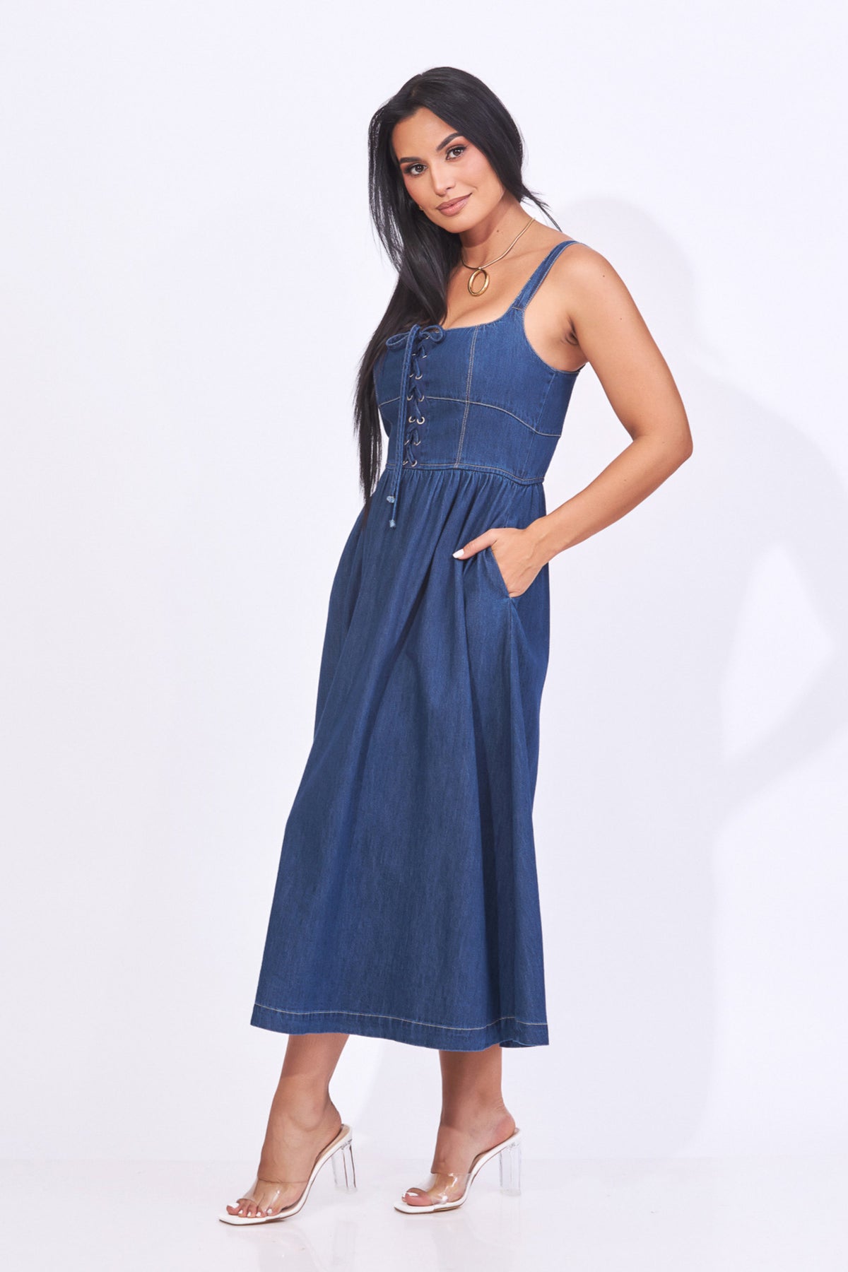 Vestido mezclilla tirantes con ajuste al frente