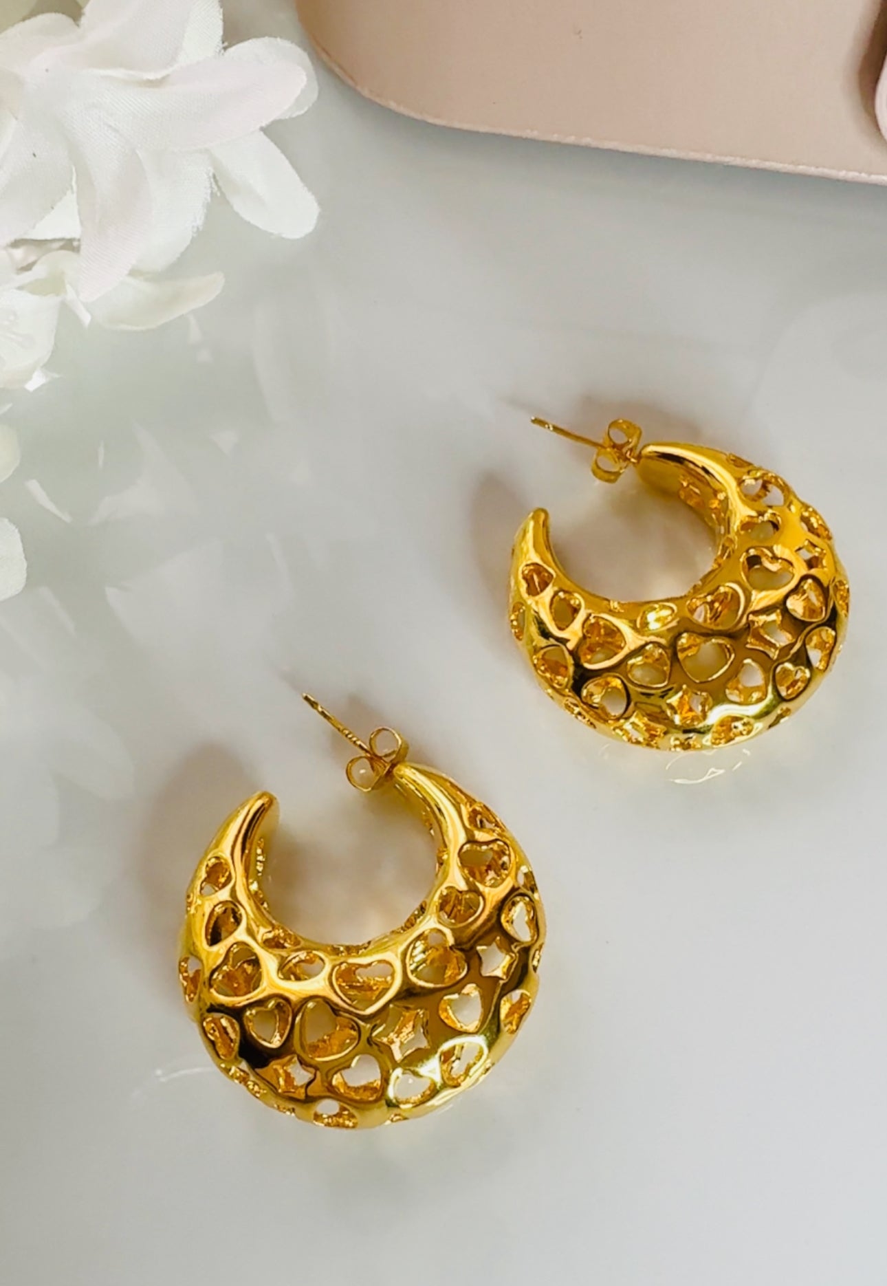 Aretes grandes de media Luna baño de oro