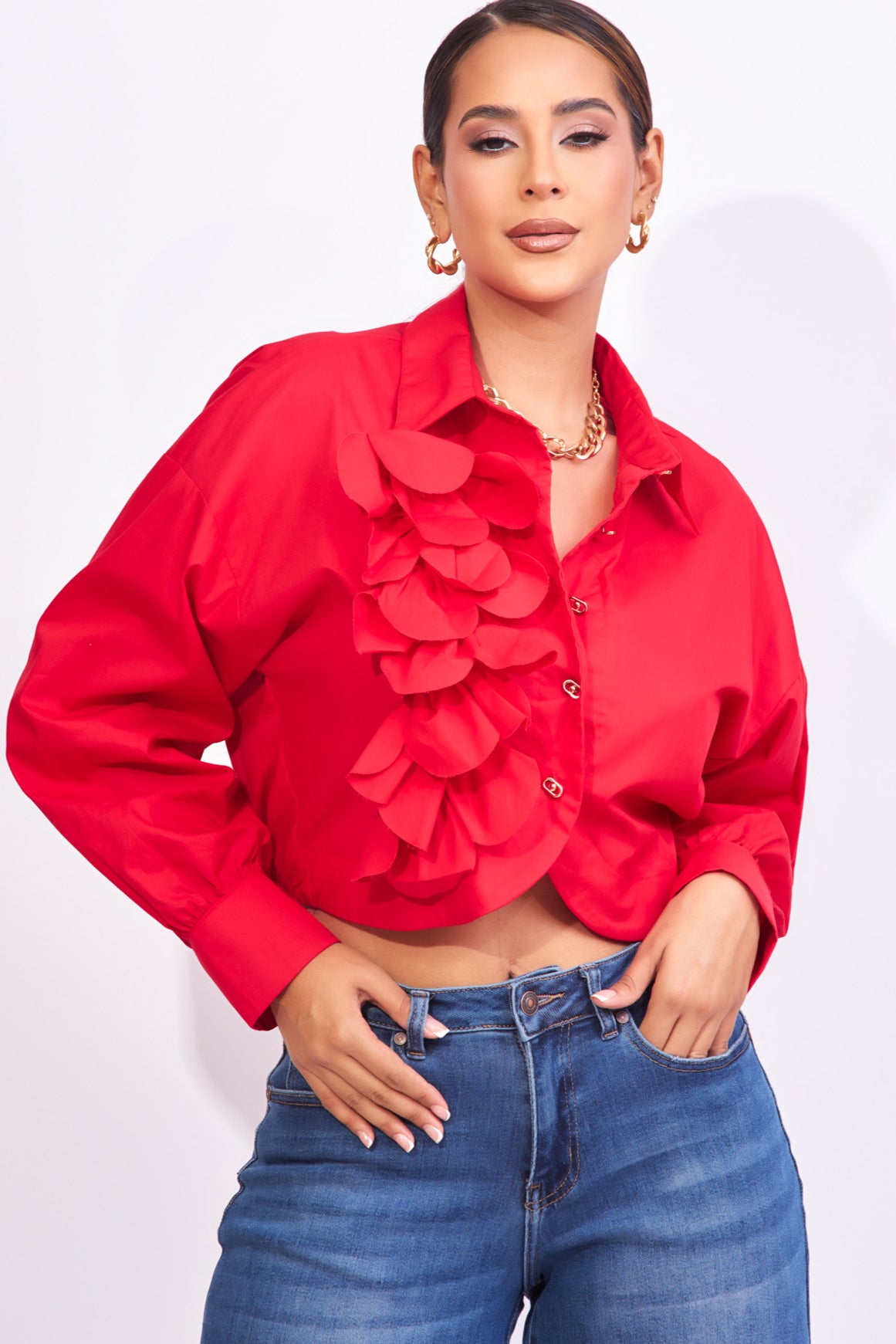 Blusa roja camisera con detalles al frente