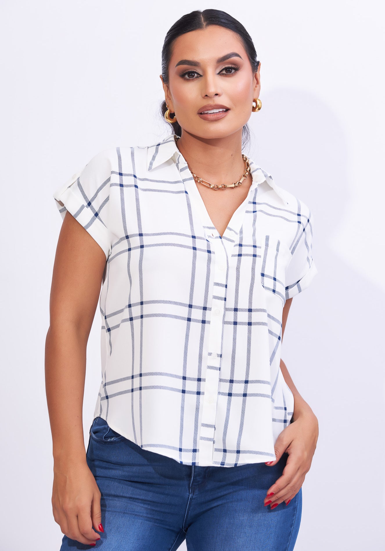 Blusa tipo camisera blanco con azul