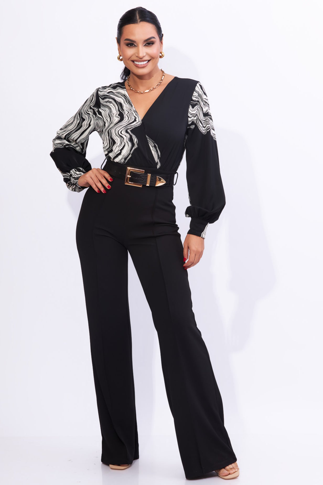 Enterizo negro manga larga con detalles en blanco
