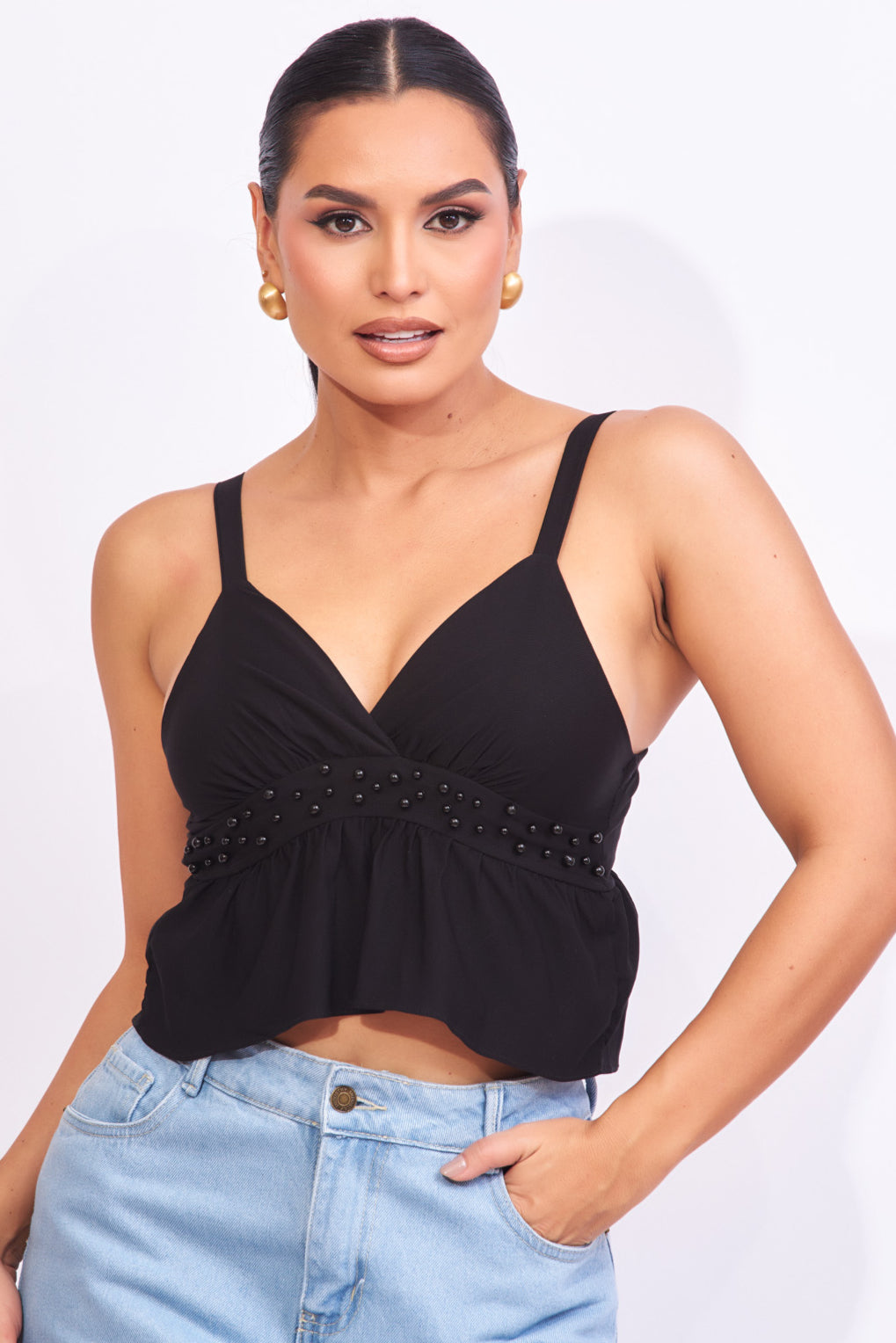 Crop negro con perlas