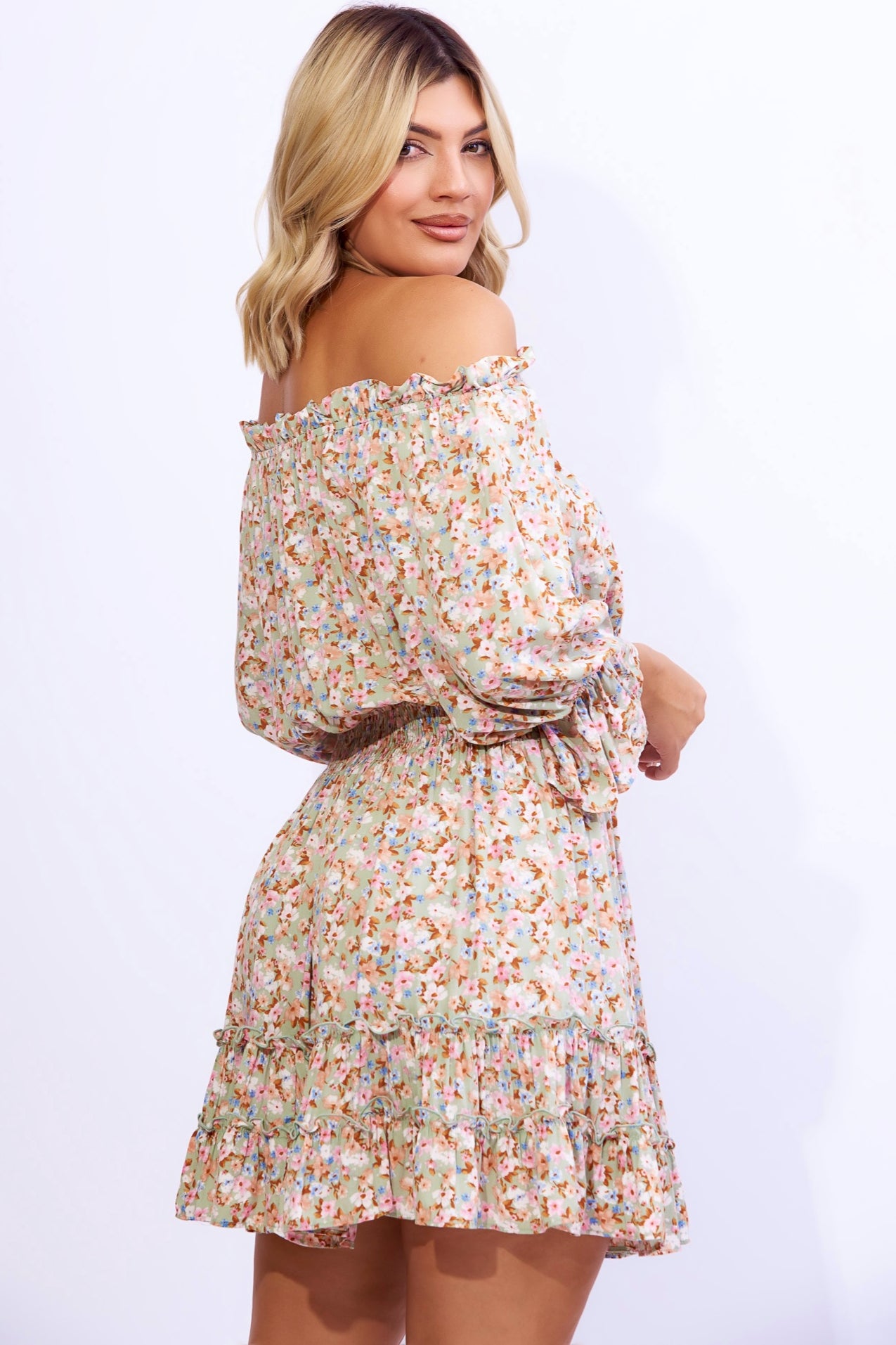 Vestido corto estampado Off Shoulder