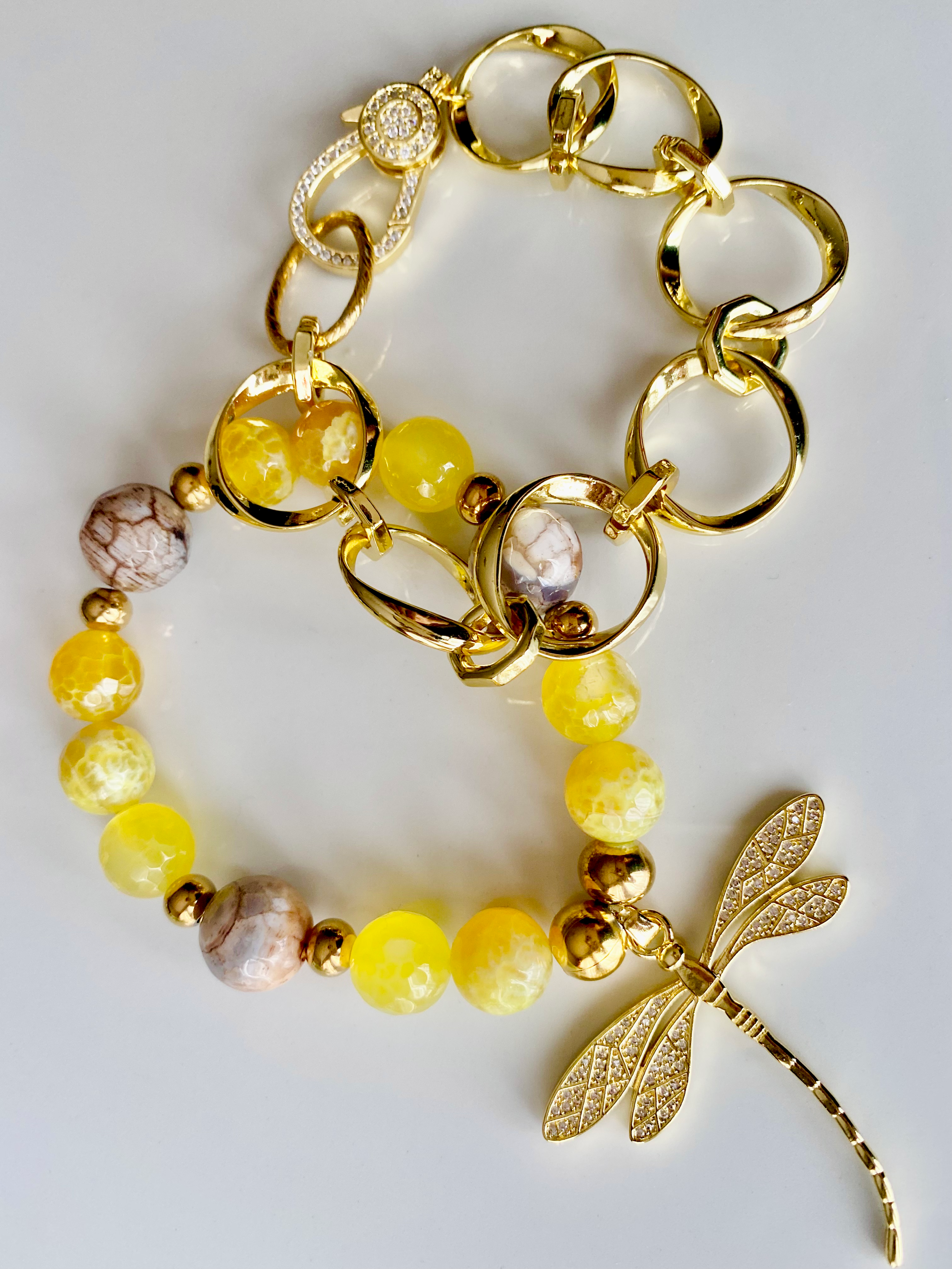 Dúo Pulseras amarillo con libélula