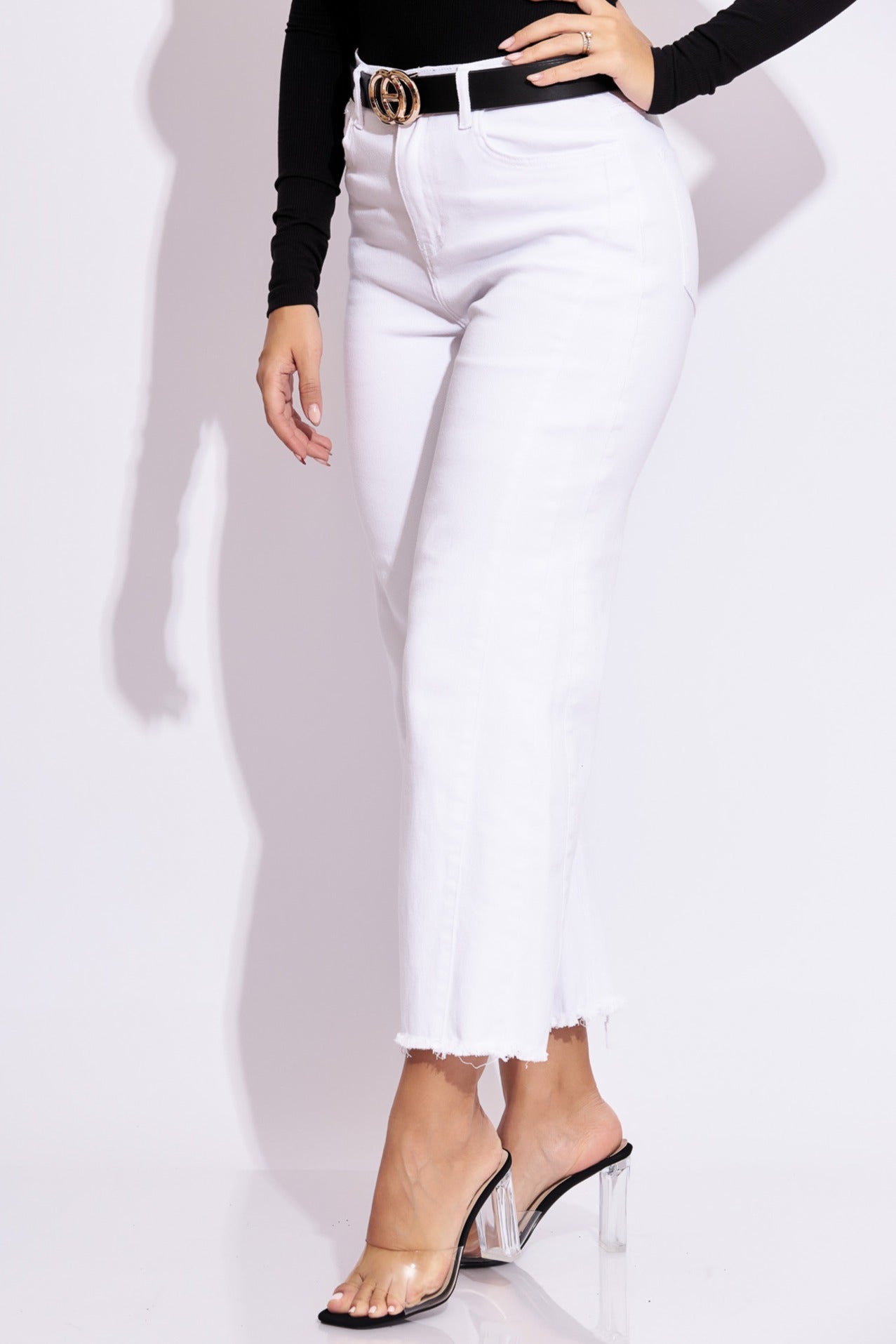 Jeans tipo pescador blanco en tela stretch
