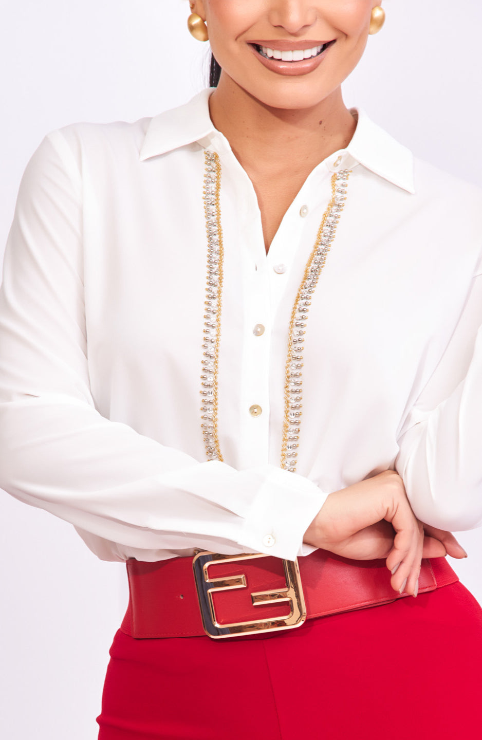 Blusa camisera blanca con detalle en frente