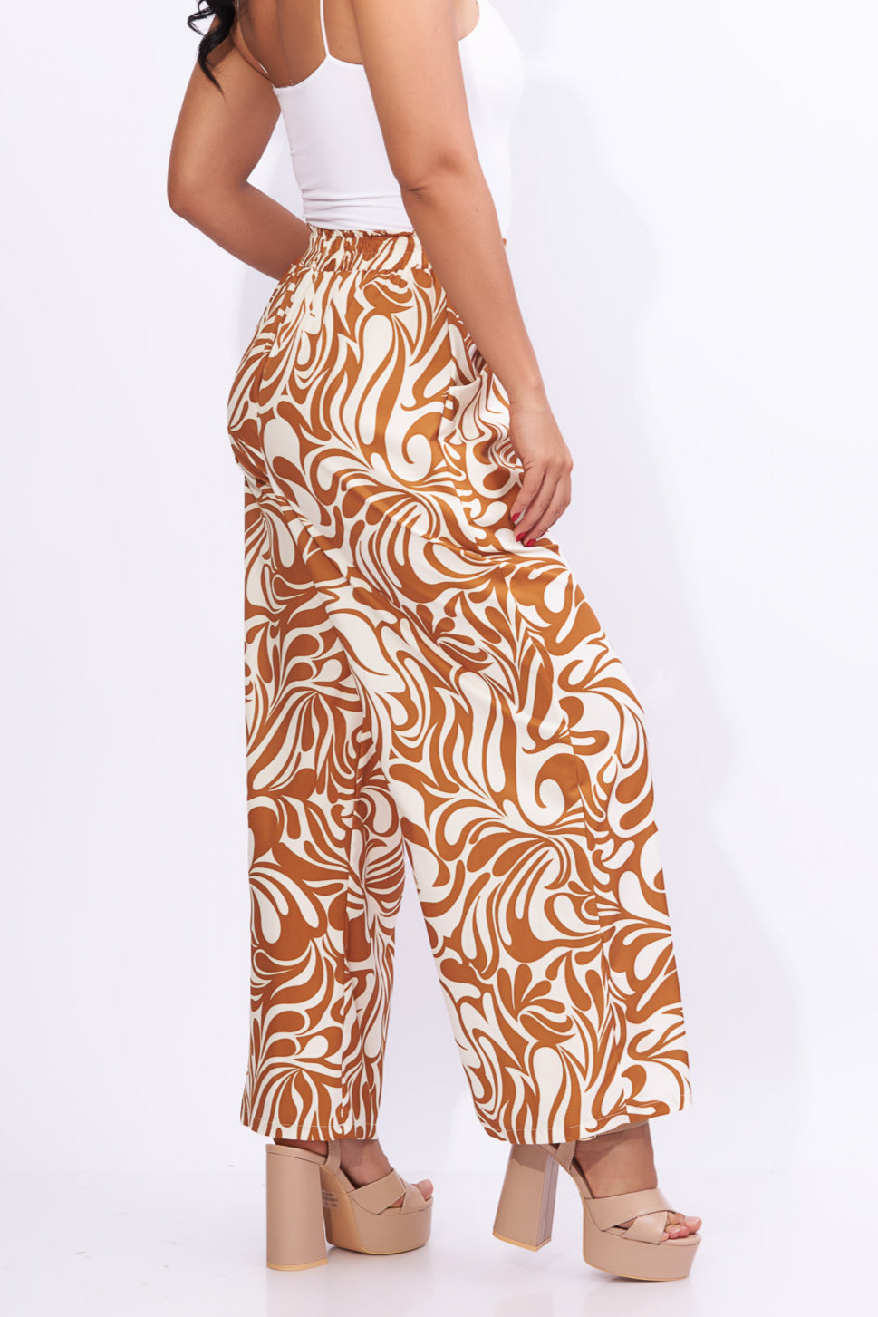 Pantalón ancho en tela fresca estampado