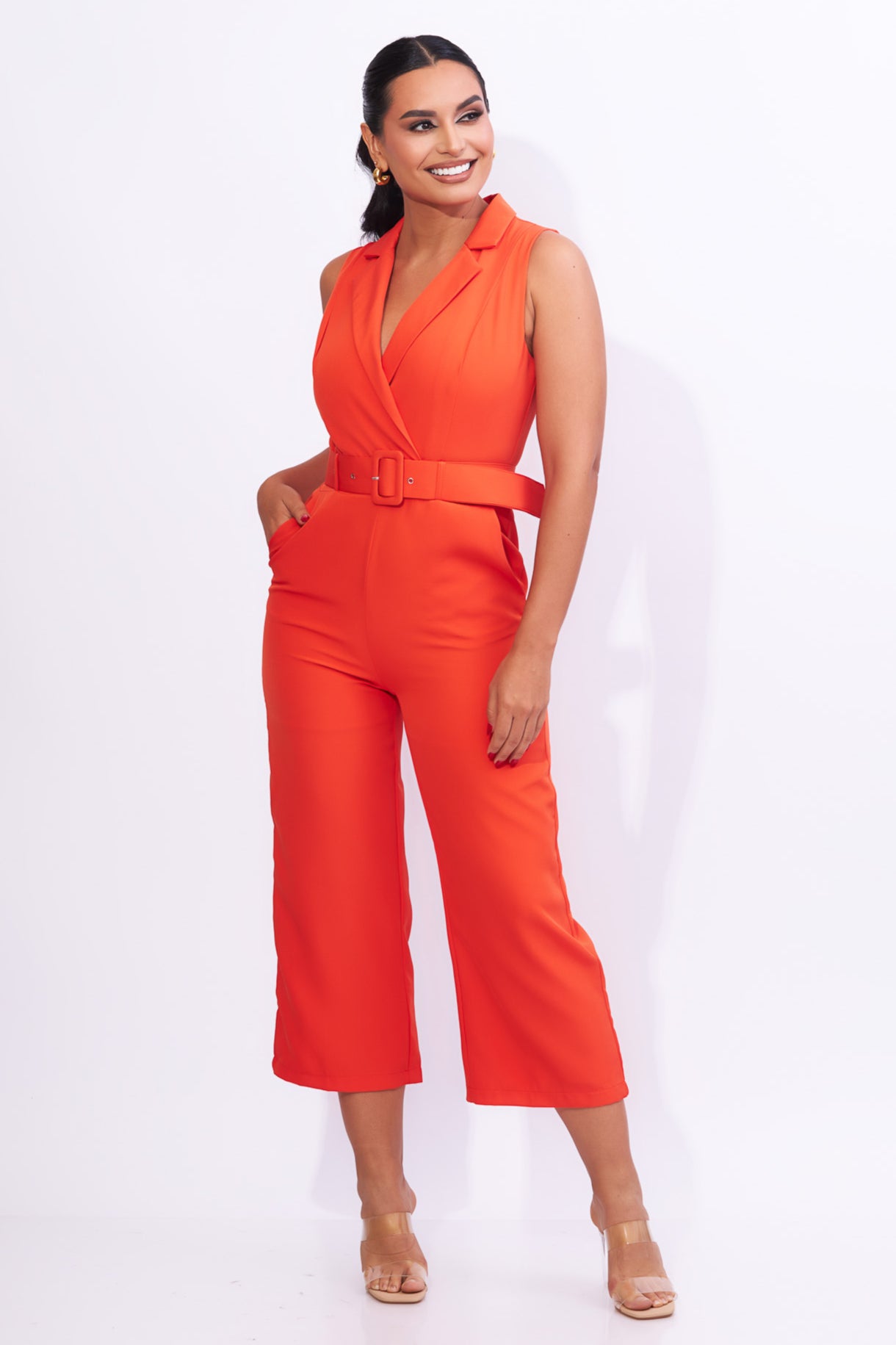 Enterizo color naranja, incluye cinturón
