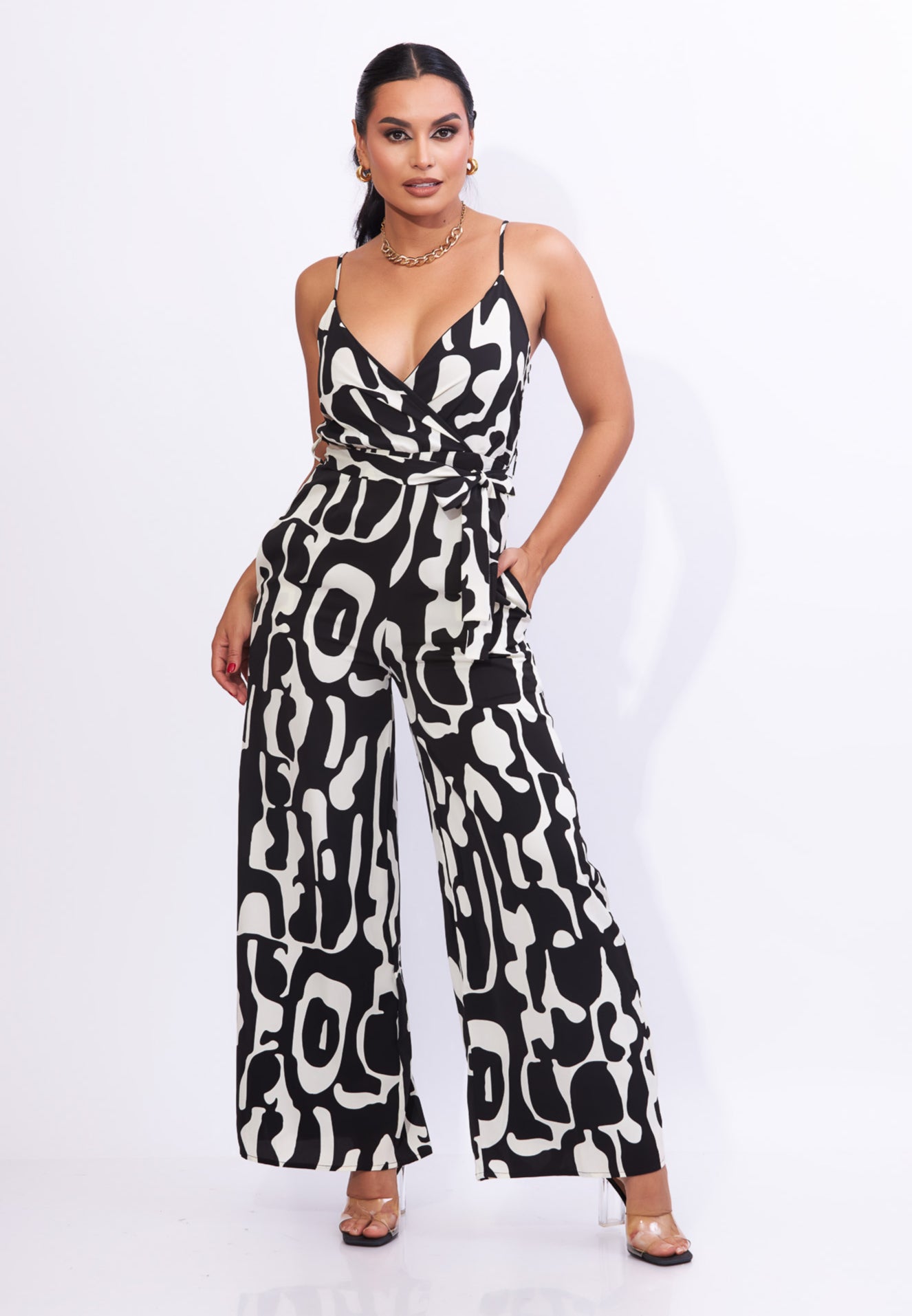 Enterizo de tirantes estampado negro con blanco