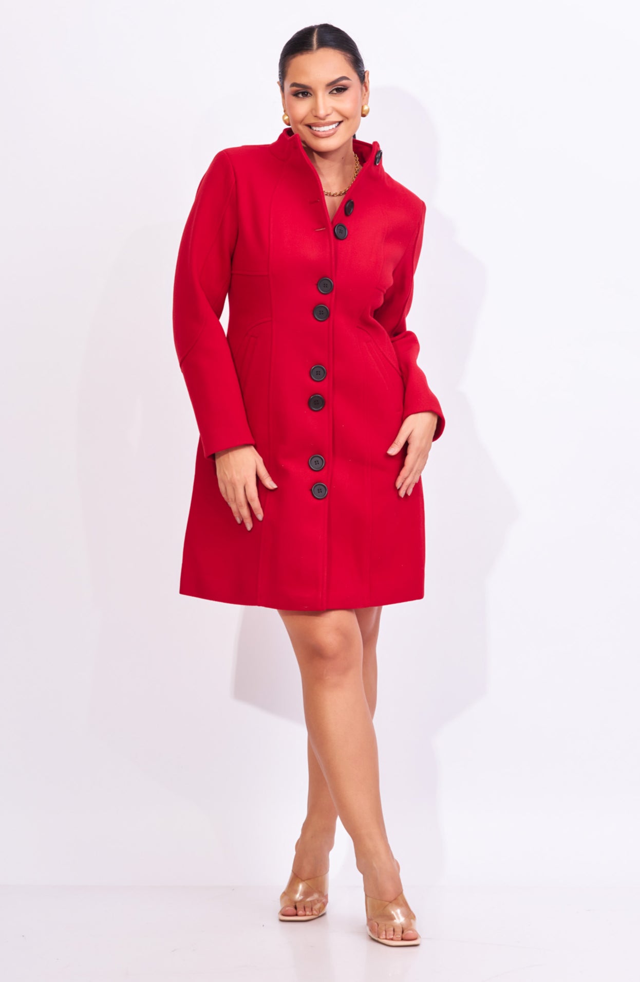 Gabardina roja con botones