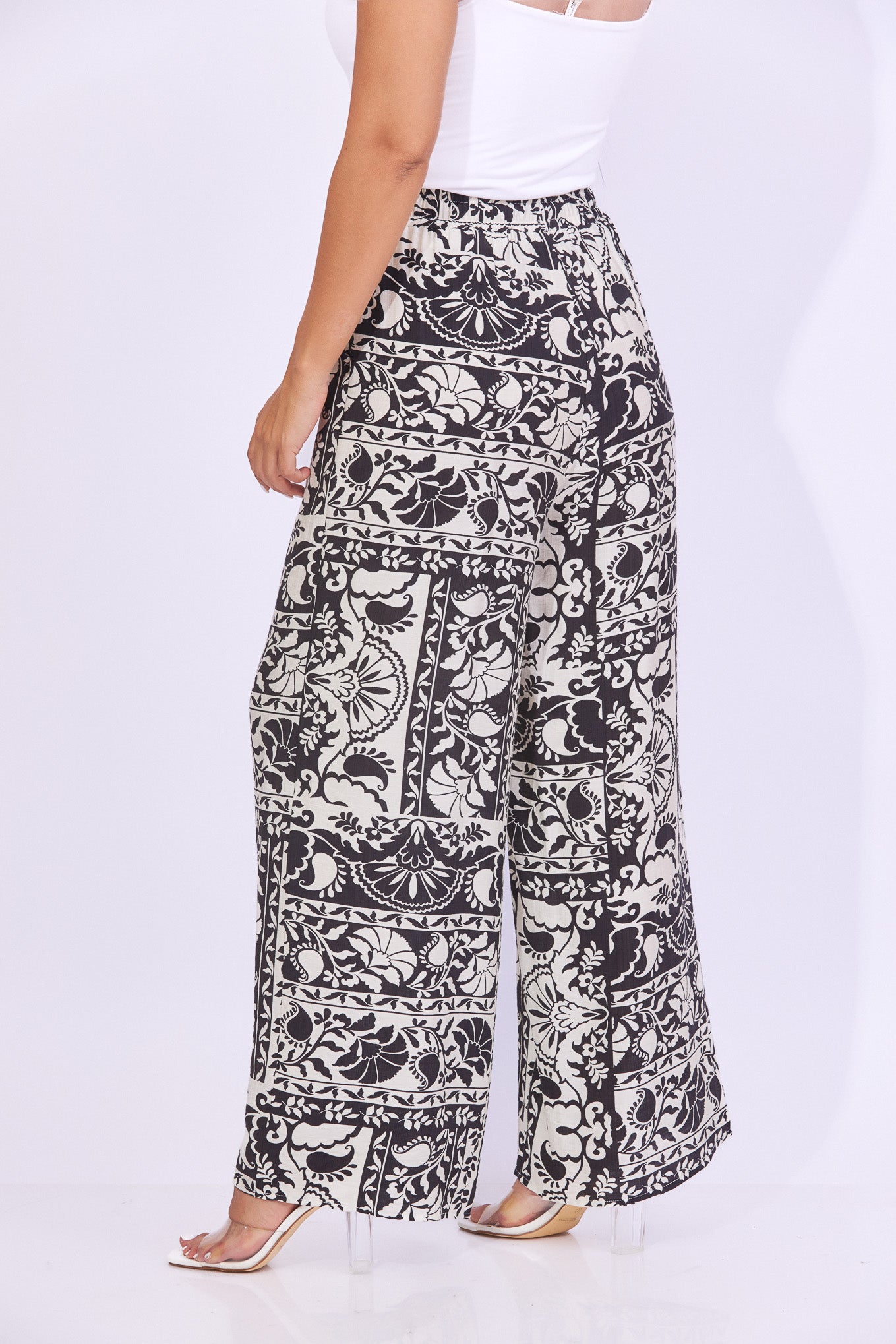 Pantalón flojo estampado con negro
