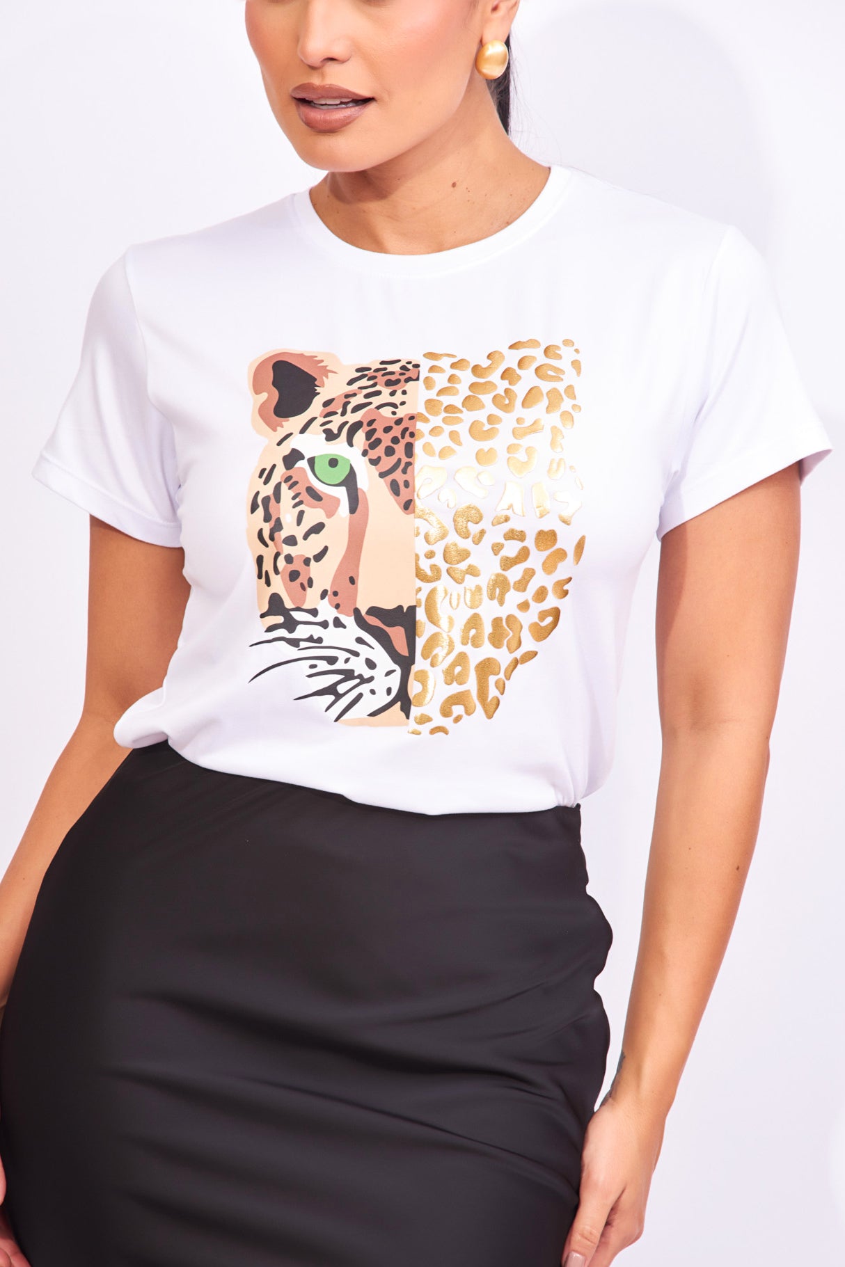 Camiseta animal print con dorado
