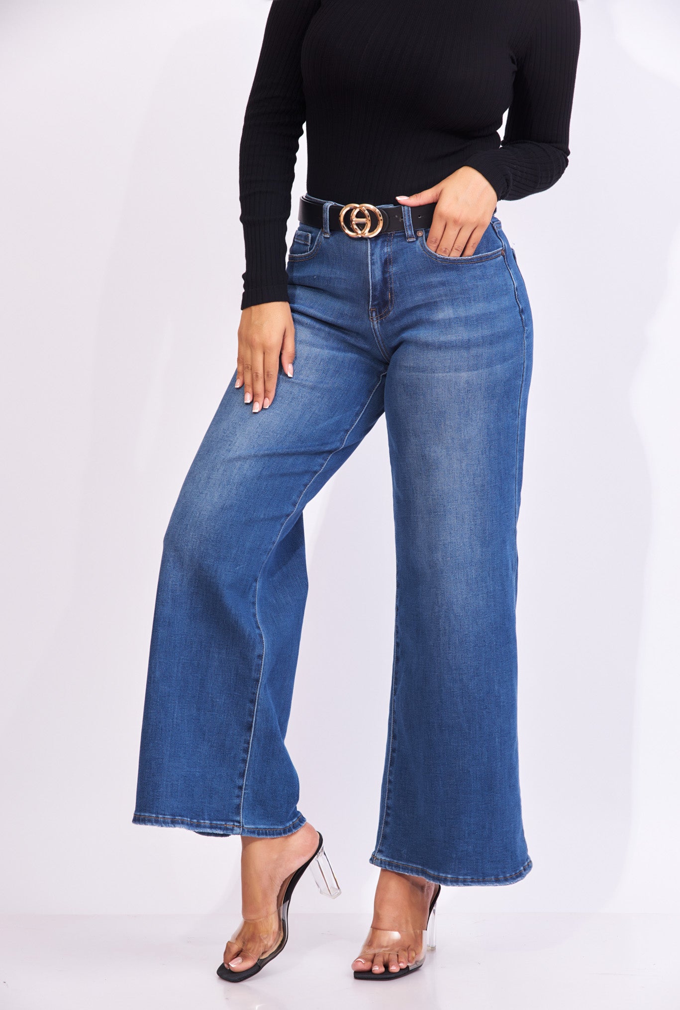 Jeans azul en tela stretch talle alto
