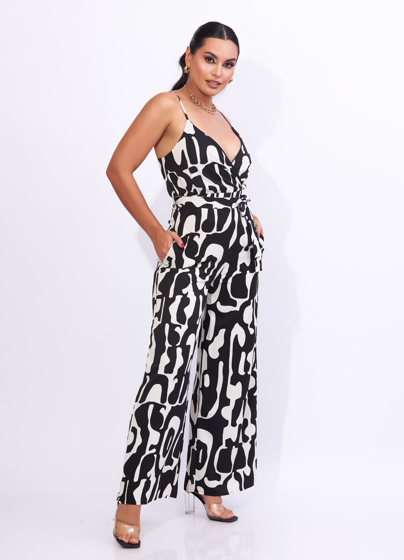 Enterizo de tirantes estampado negro con blanco