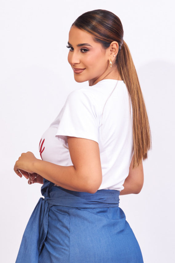 Camiseta blanca con estampado cherry
