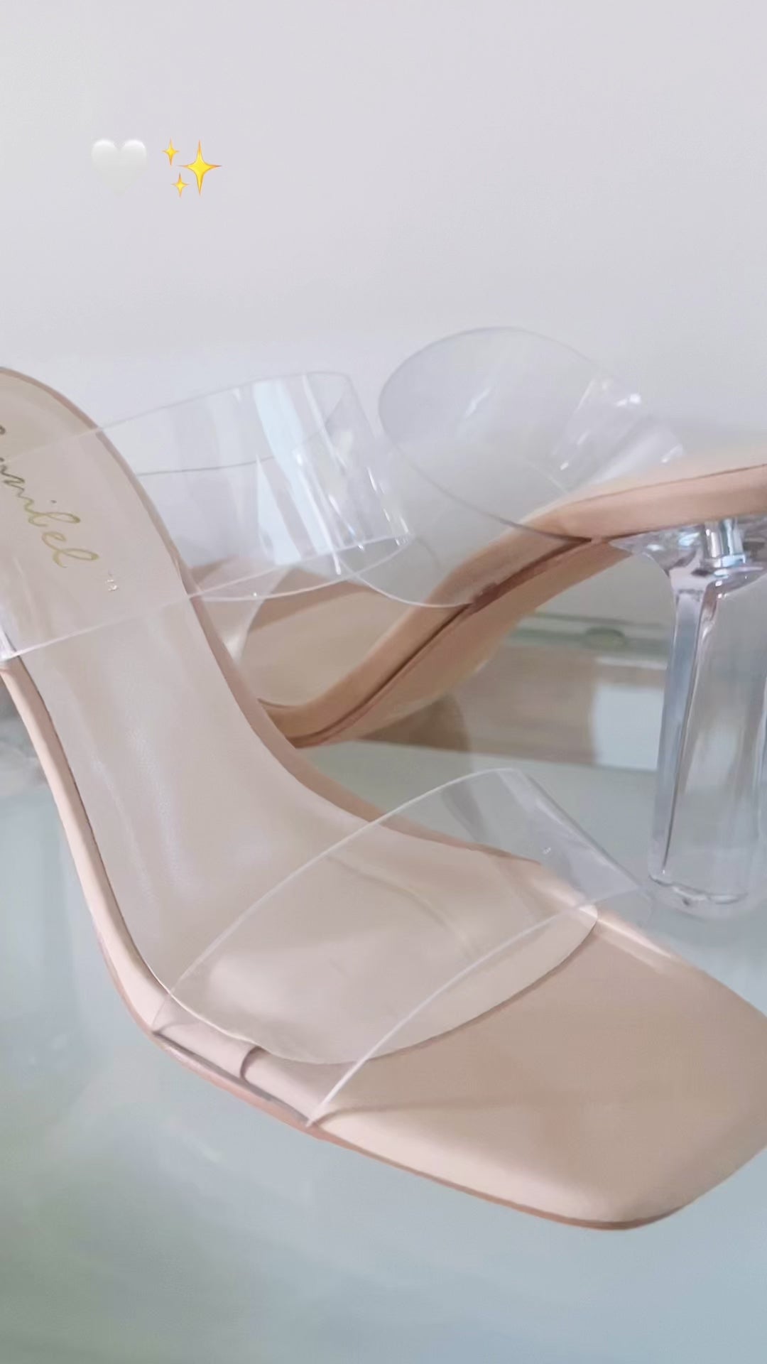 Sandalias color nude con  transparencias